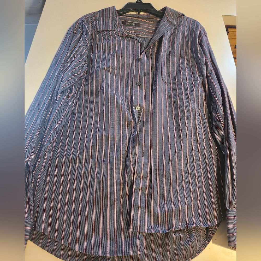 Tasso Elba Men's Navy and Red Striped Shirt